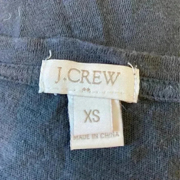 ⭐️ J crew tee shirt in size xs - Picture 4 of 4